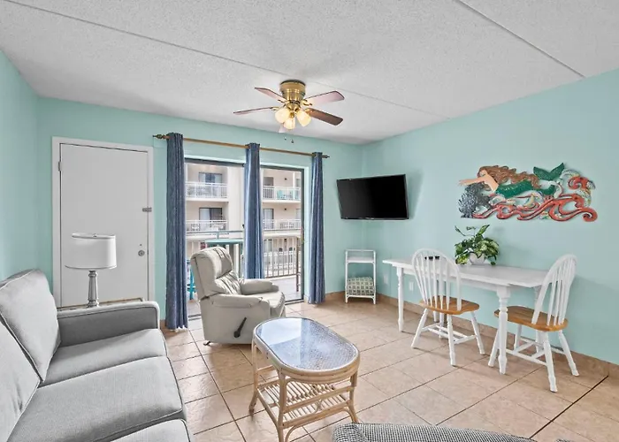 Coastal Comfort Sugar Direct Access Apartment