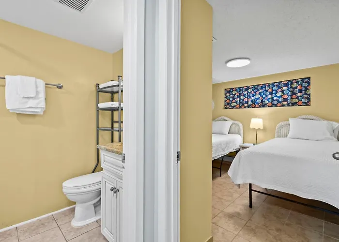 Coastal Comfort Sugar Direct Access Apartment *